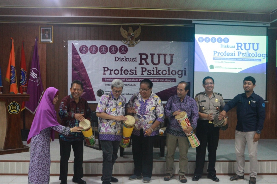 DISKUSI RUU PROFESI PSIKOLOGI, HIMPSI-PB GELAR DI UNIMUDA SORONG