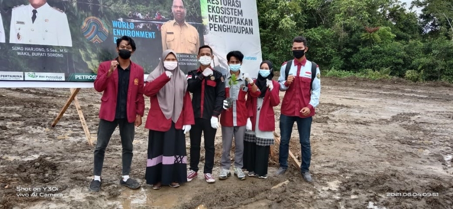 Peringati hari Lingkungan Dunia, Mahasiswa FISHUM ikut Andil Dalam Penanaman Pohon